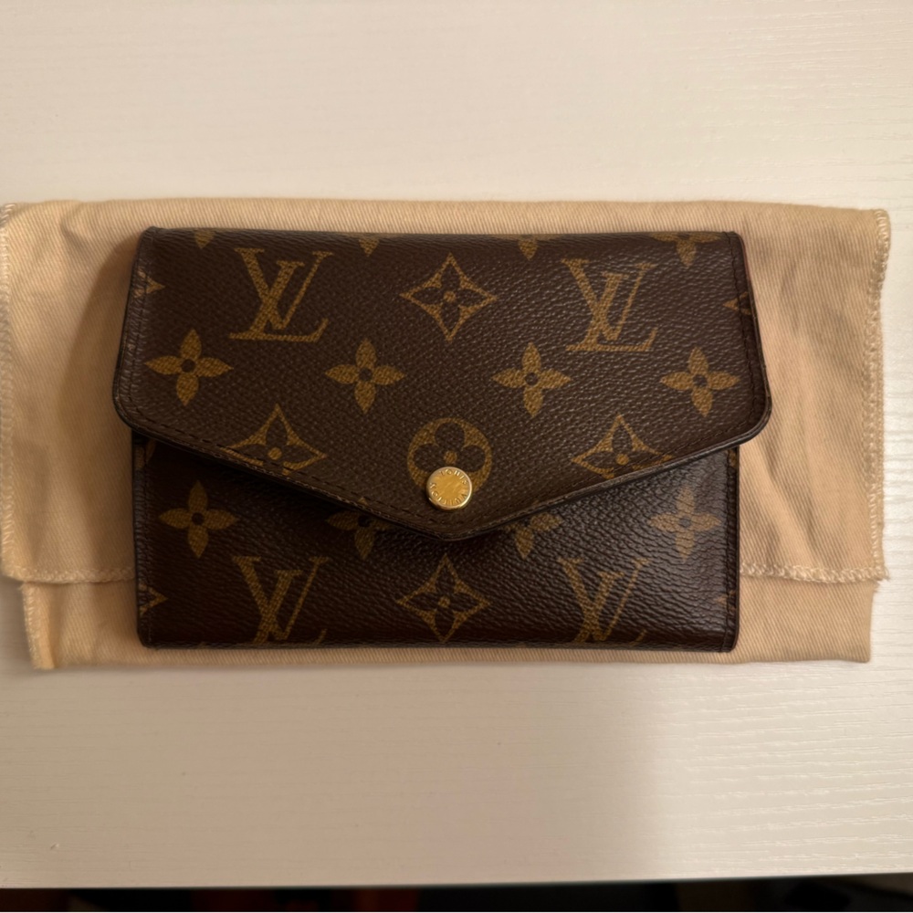 Louis Vuitton Sarah Compact Wallet Monogram